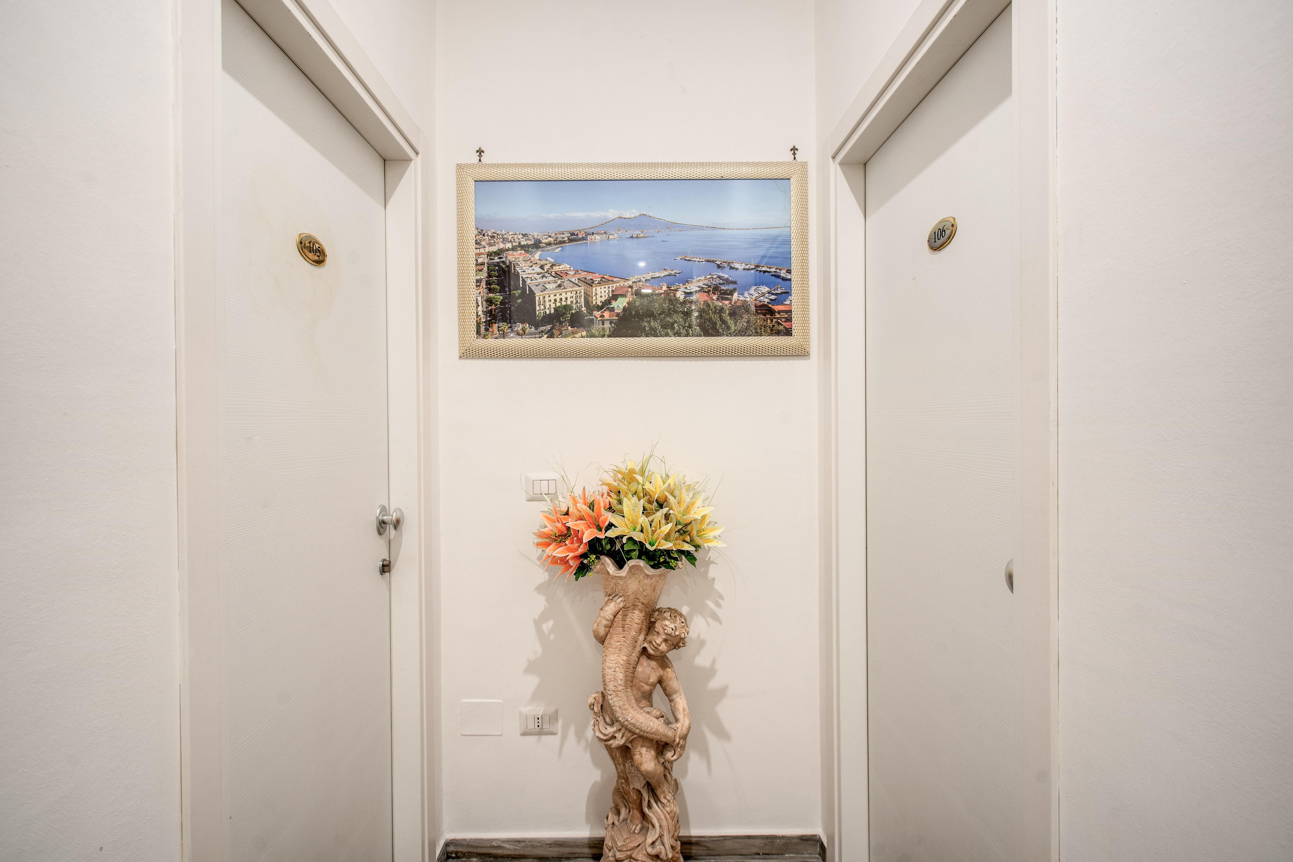 Отель Napoli'S Gold Экстерьер фото