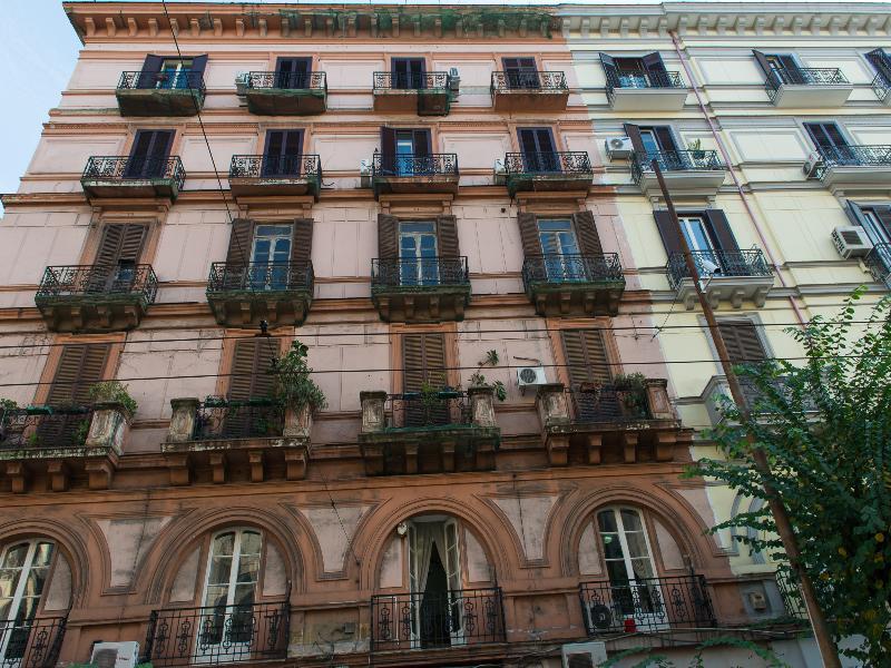 Отель Napoli'S Gold Экстерьер фото