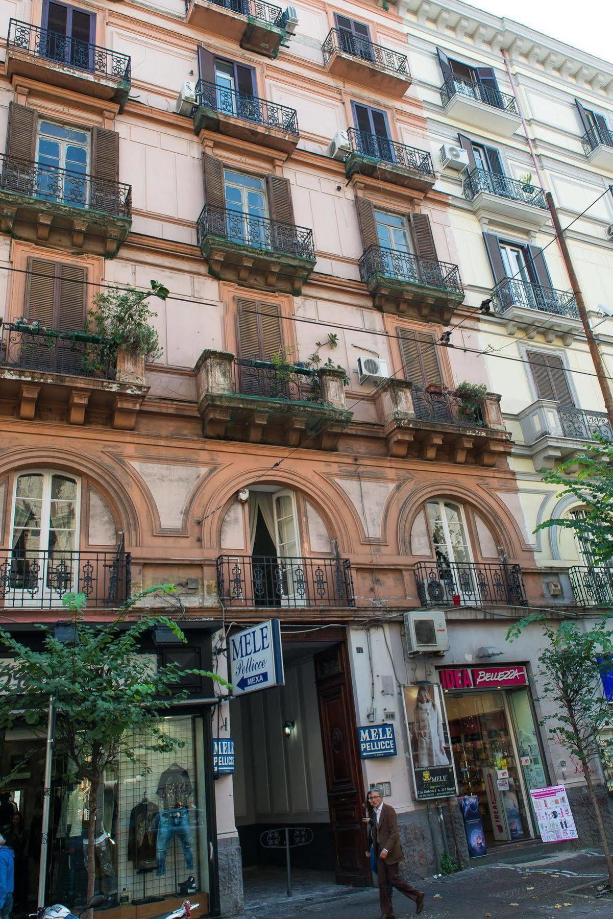 Отель Napoli'S Gold Экстерьер фото